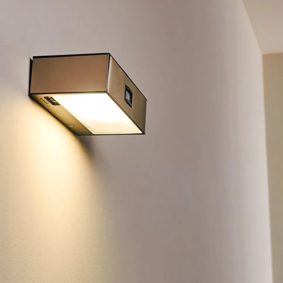 Applique Murale D'Exterieur Attu Led Nickel Mat, 1 Lumiere, Detecteur De Mouvement