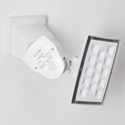 Applique Murale D'Exterieur Loit Led Blanc, 1 Lumiere, Detecteur De Mouvement