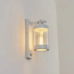 Applique Murale D'Exterieur Fulham Blanc, 1 Lumiere, Detecteur De Mouvement